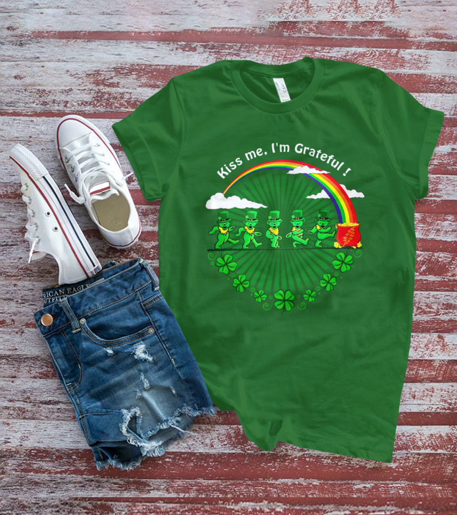 Kiss Me I'm Grateful Rainbow Leprechauns And Shamrock Parade T-Shirt
