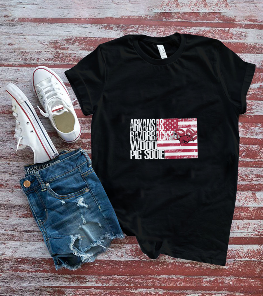 Arkansas Razorbacks Woo Pig Sooie Usa Flag Football Helmets Red White Stripes T-Shirt