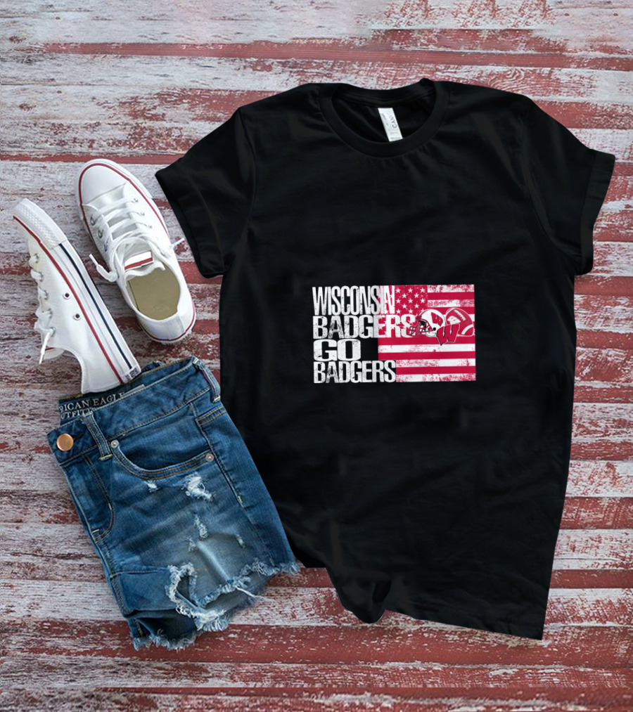 Wisconsin Badgers Go Badgers American Flag Helmet T-Shirt