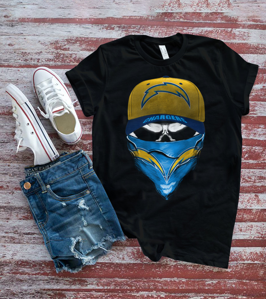 Los Angeles Chargers Skull Hat And Bandana T-Shirt