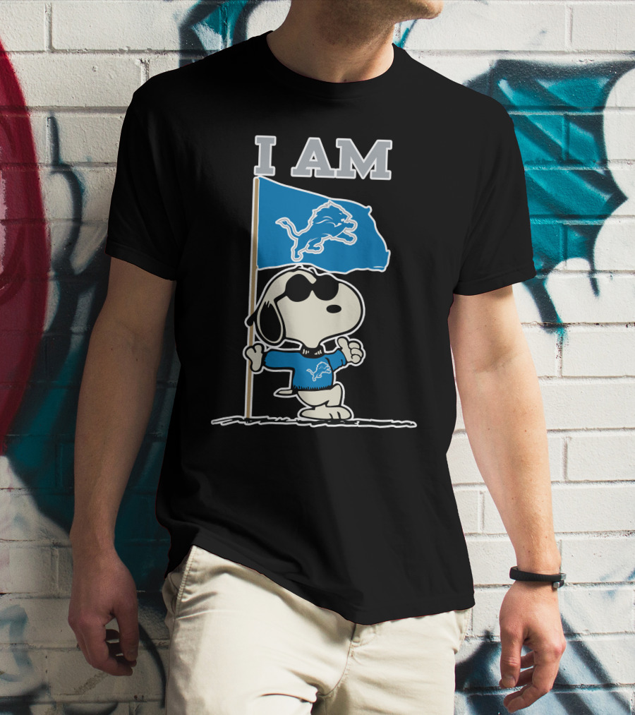 I Am Detroit Lions Snoopy Flag Football Fan T-Shirt