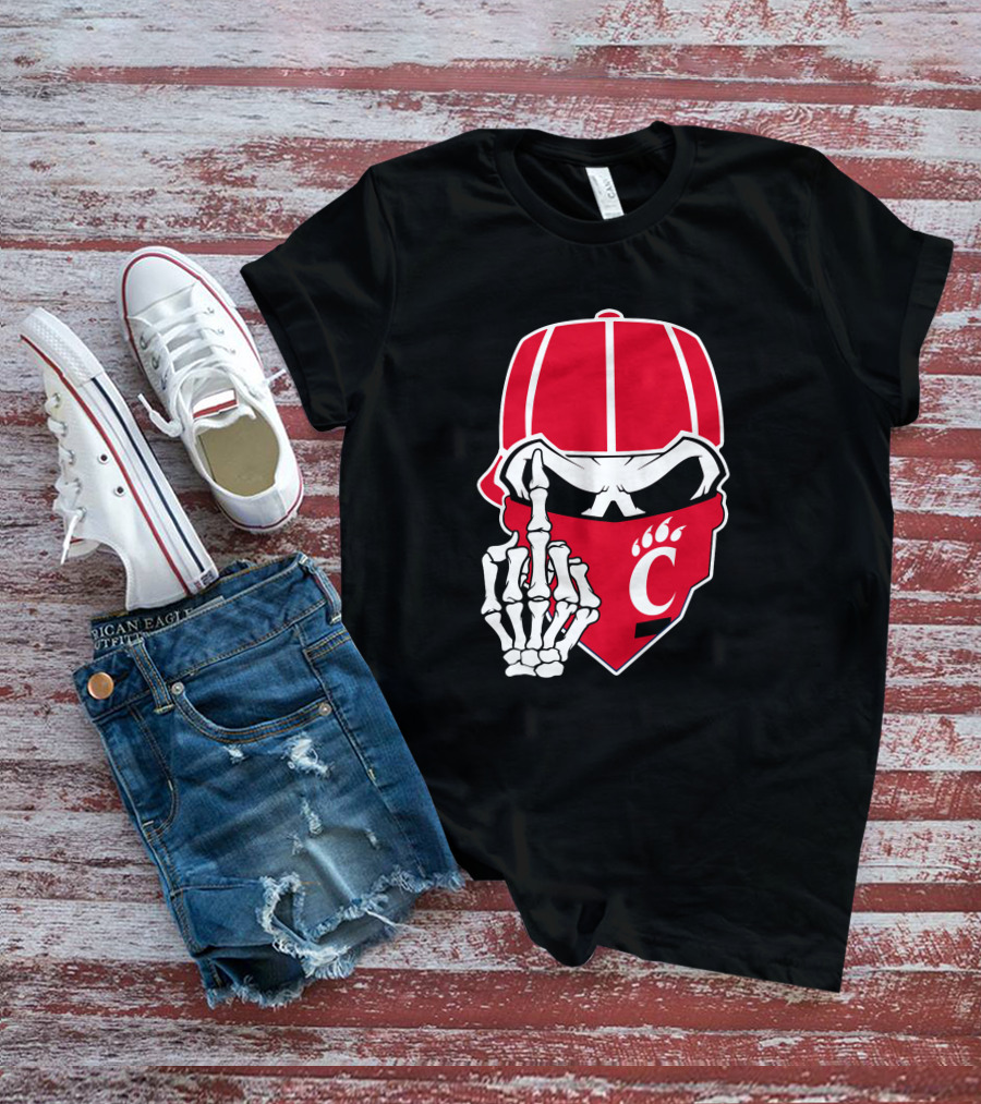 Cincinnati Bearcats Skull With Red Bandana And Skeleton Hand T-Shirt