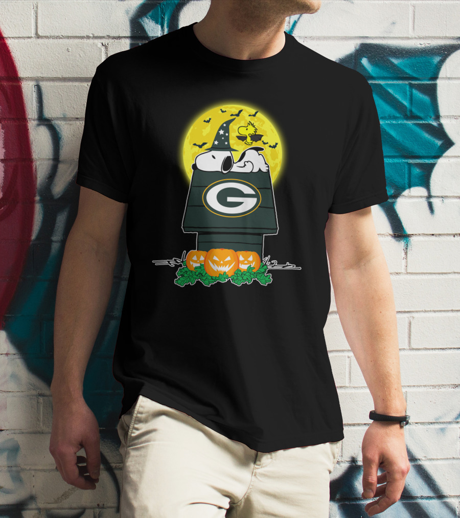 Green Bay Packers Snoopy Woodstock Halloween Moon Pumpkins T-Shirt