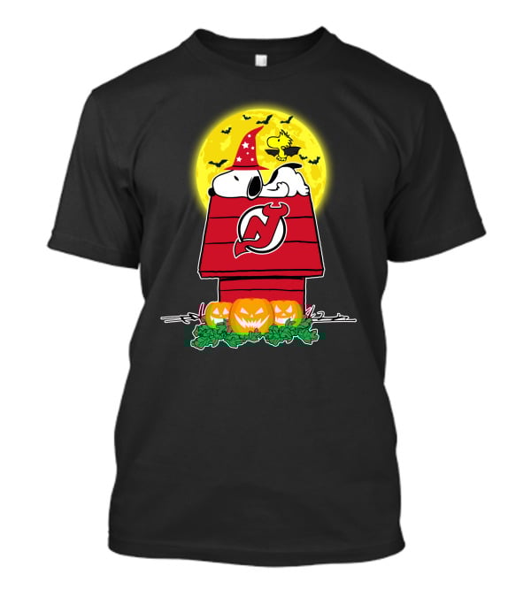 New Jersey Devils Snoopy Halloween Peanuts Charlie Brown Pumpkin Moon T-Shirt