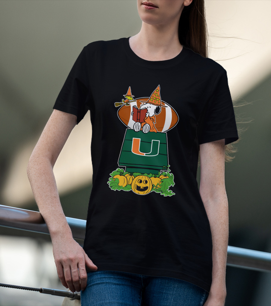 Miami Hurricanes Snoopy Halloween Pumpkin Peanuts Football T-Shirt