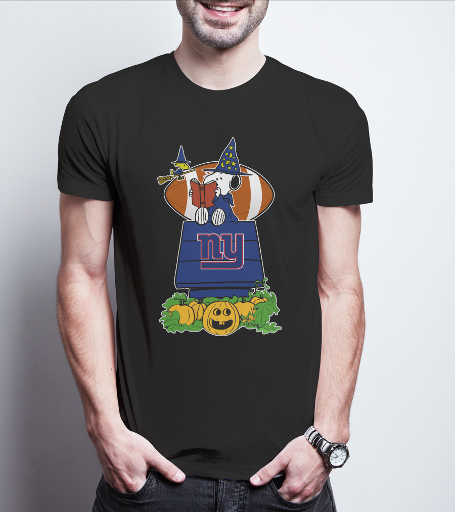 New York Giants Snoopy Halloween Witch Reading Football Pumpkin T-Shirt