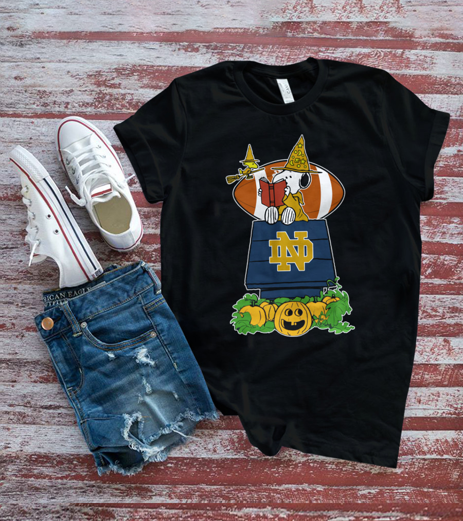 Notre Dame Fighting Irish Snoopy Halloween Pumpkin Scene With Football T-Shirt