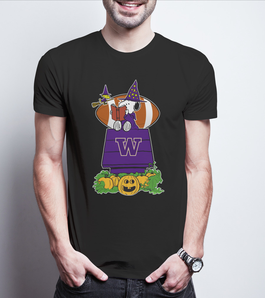 Washington Huskies Snoopy Halloween Witch Football Pumpkin T-Shirt