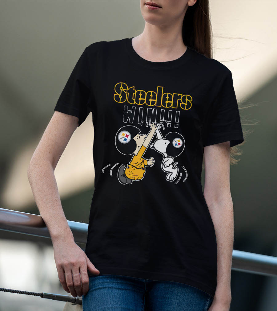 Steelers Win Peanuts High Five Celebration T-Shirt