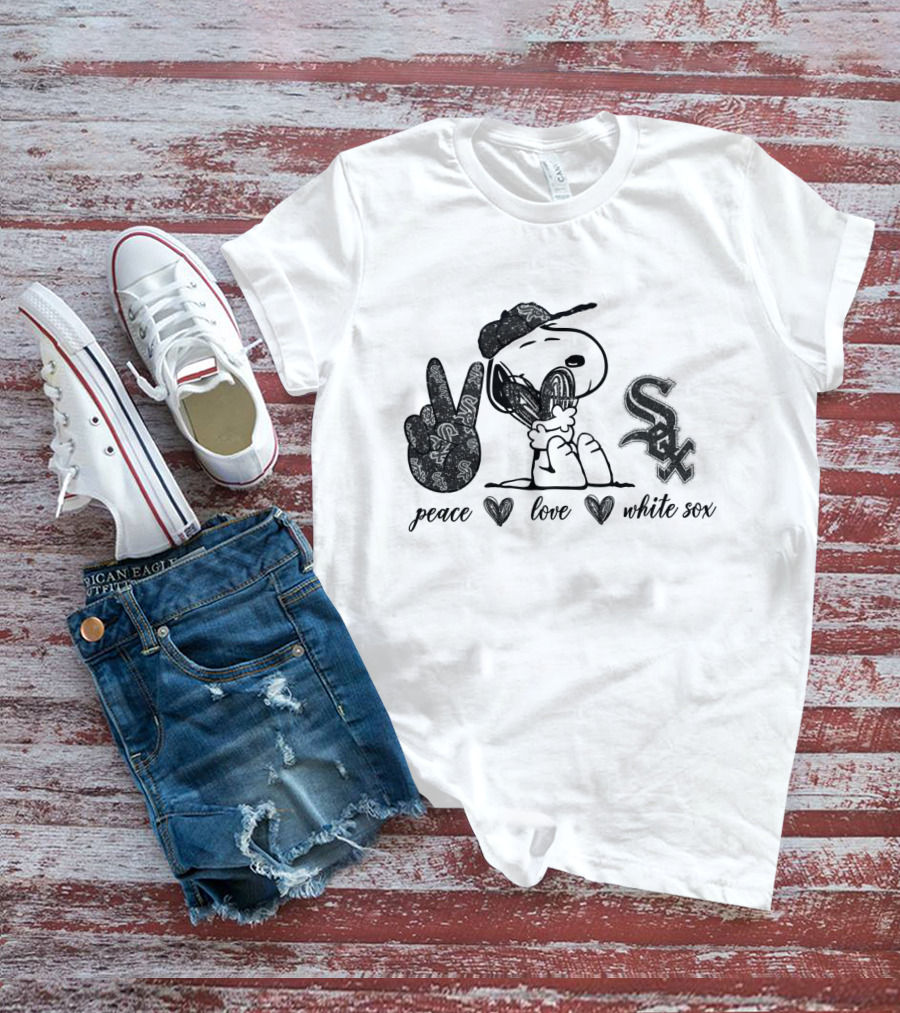Peace Love Chicago White Sox Snoopy Baseball Fan T-Shirt