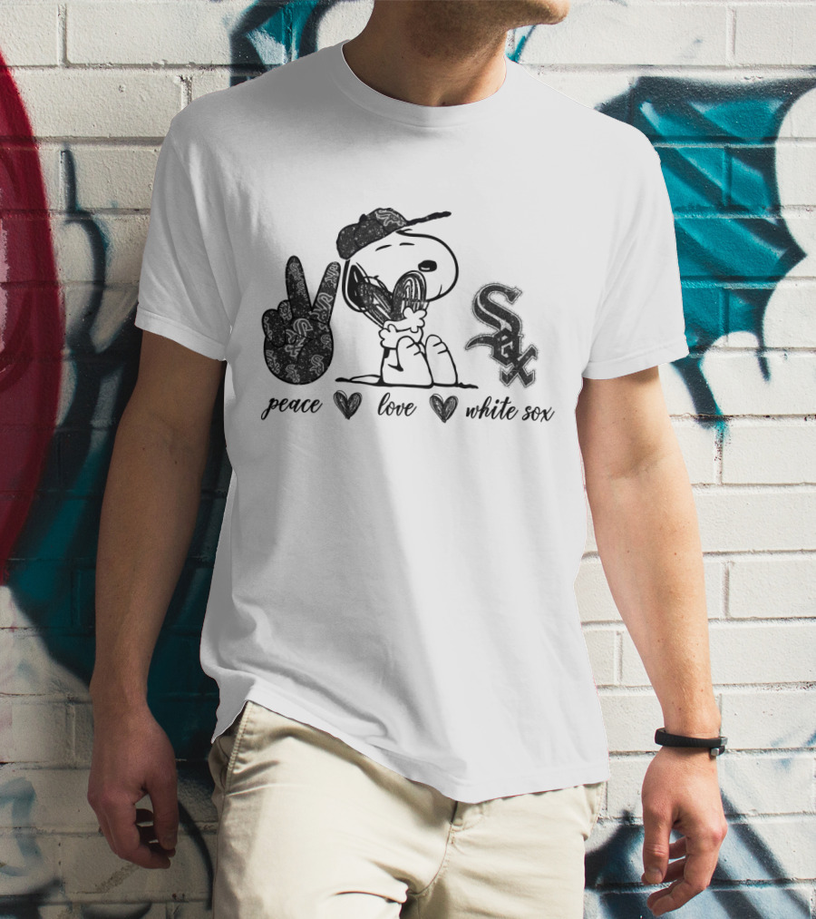 Peace Love Chicago White Sox Snoopy Baseball Fan T-Shirt