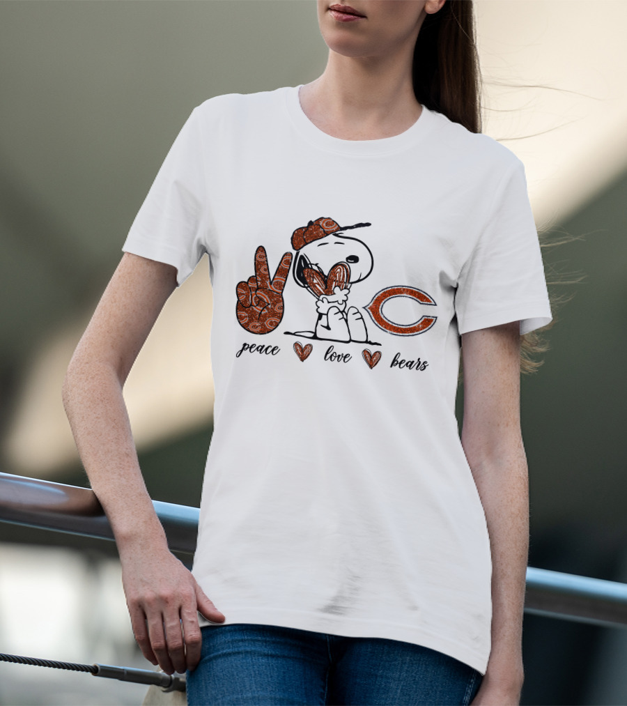 Peace Love Snoopy Chicago Bears T-Shirt