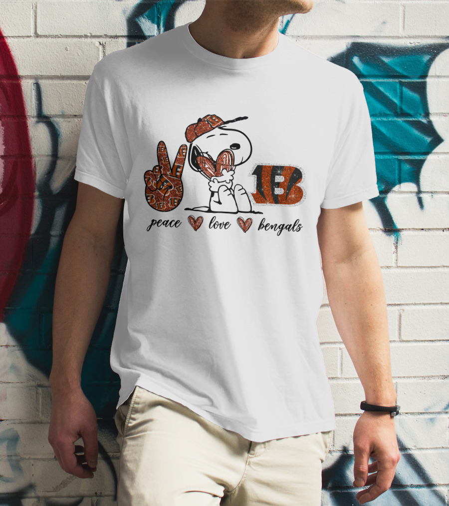 Peace Love Heart Bengals Snoopy Football Fan T-Shirt