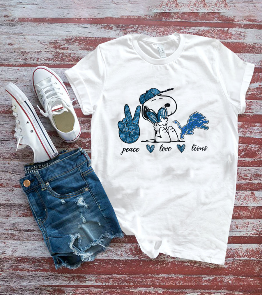 Peace Love Detroit Lions Snoopy Football Fans T-Shirt