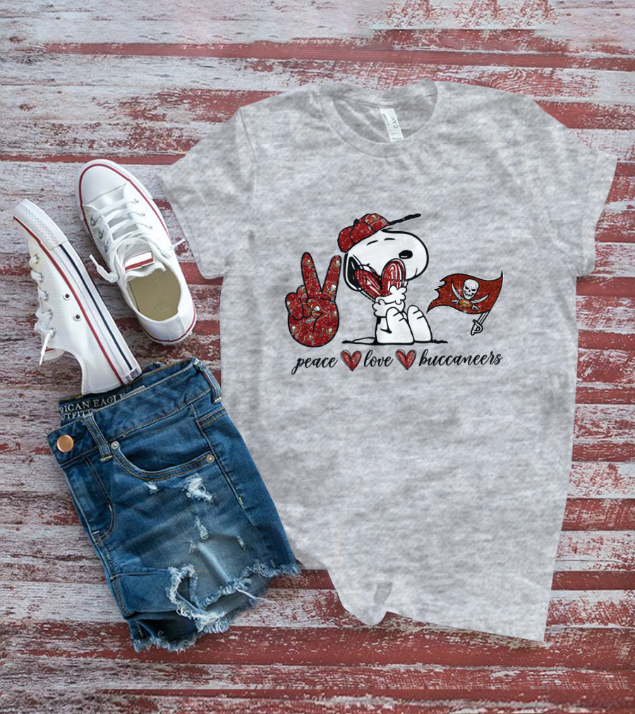 Peace Love Buccaneers Snoopy Tampa Bay Football Flag T-Shirt