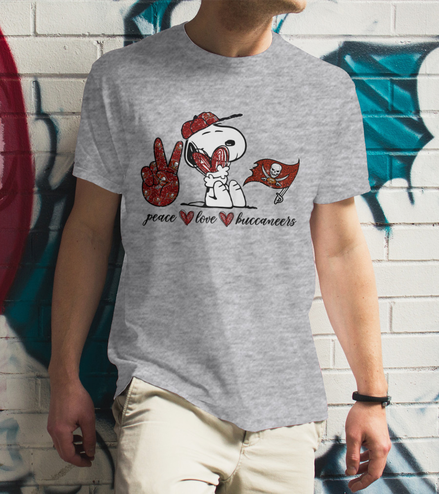 Peace Love Buccaneers Snoopy Tampa Bay Football Flag T-Shirt