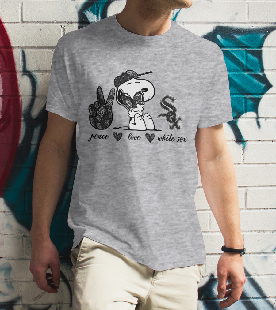 Peace Love Chicago White Sox Snoopy Baseball Fan T-Shirt