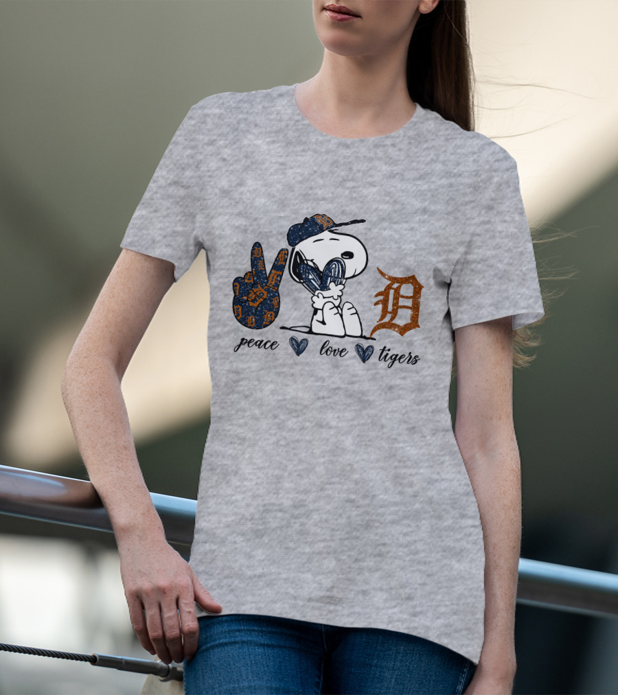 Peace Love Detroit Tigers Snoopy Baseball Fan T-Shirt