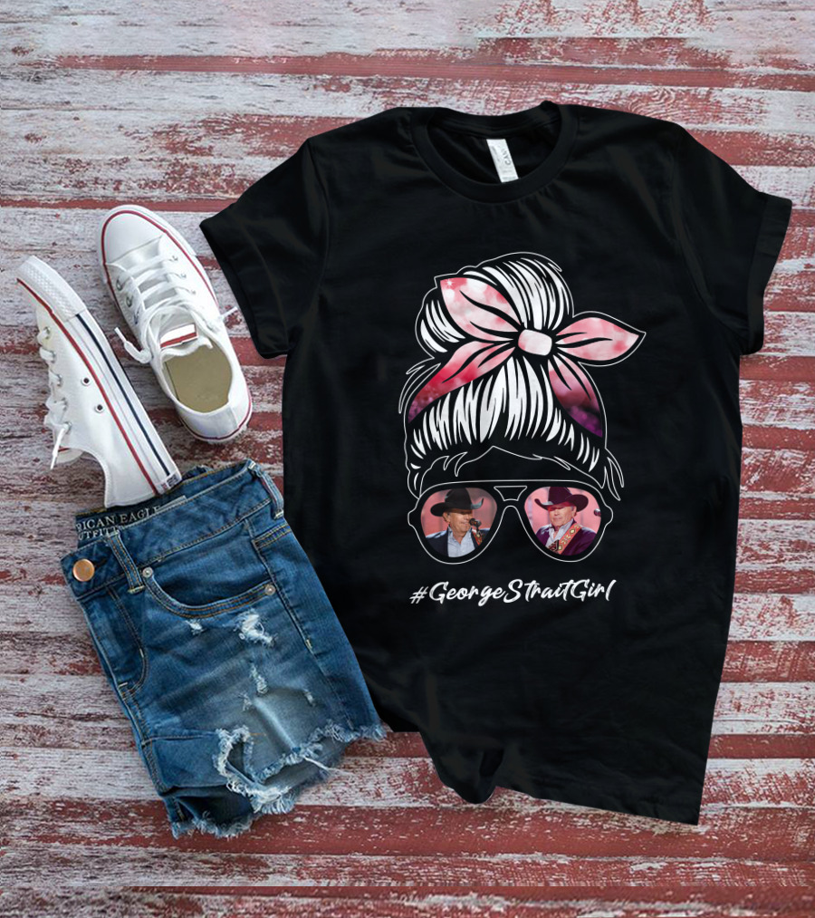 #Georgestraitgirl Cowboy Hat Reflections In Sunglasses With Pink Hair Bow T-Shirt