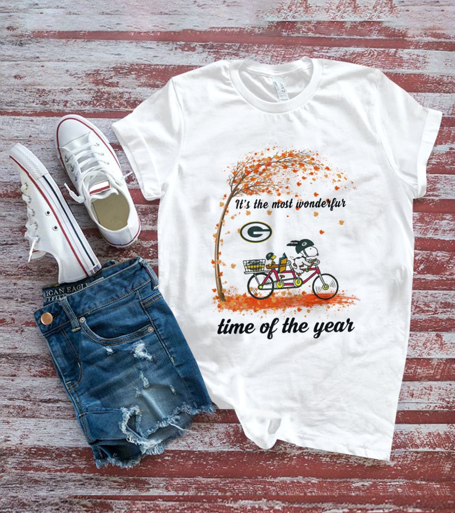 Green Bay Packers Snoopy Autumn Bicycle Wonderful Time Of The Year T-Shirt