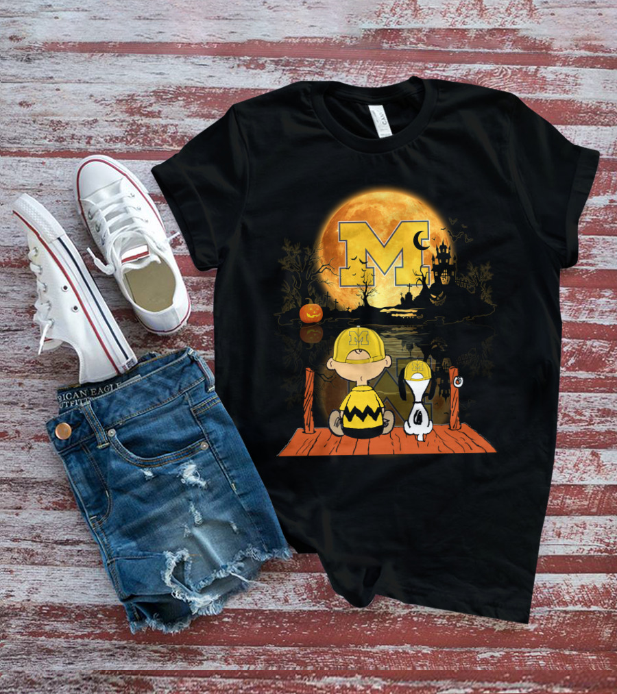 Michigan Wolverines Halloween Moon Charlie Snoopy Pumpkin Moonlit Shadows T-Shirt