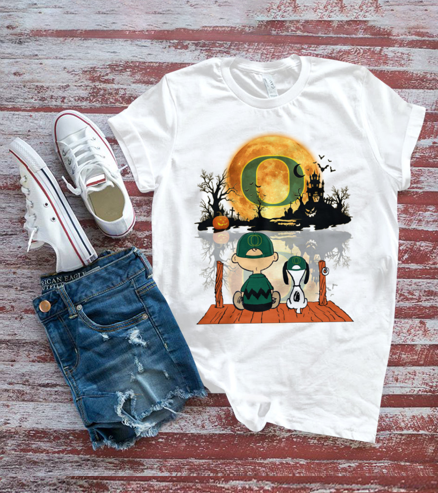 Oregon Ducks Halloween Moon Charlie And Snoopy Reflection T-Shirt