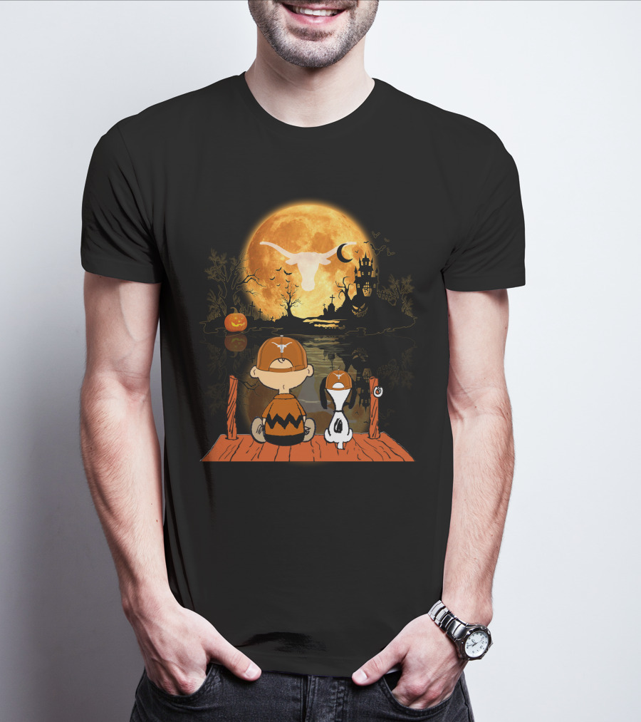 Texas Longhorns Halloween Charlie Brown Snoopy Full Moon Haunted Scene T-Shirt