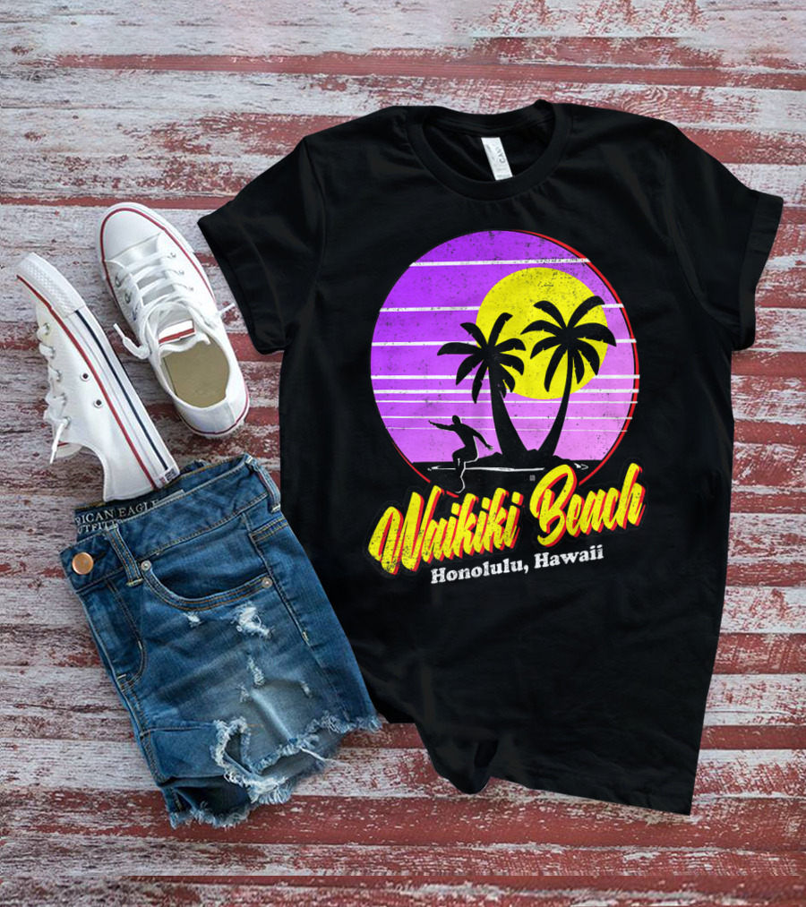 Waikiki Beach Honolulu Hawaii Retro Surfer 80s Vintage Palm Sunset T-Shirt