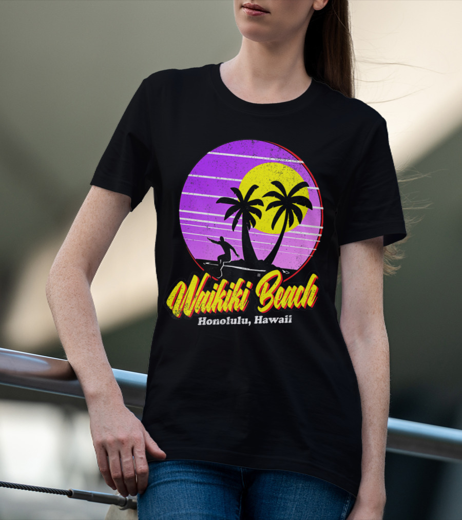 Waikiki Beach Honolulu Hawaii Retro Surfer 80s Vintage Palm Sunset T-Shirt