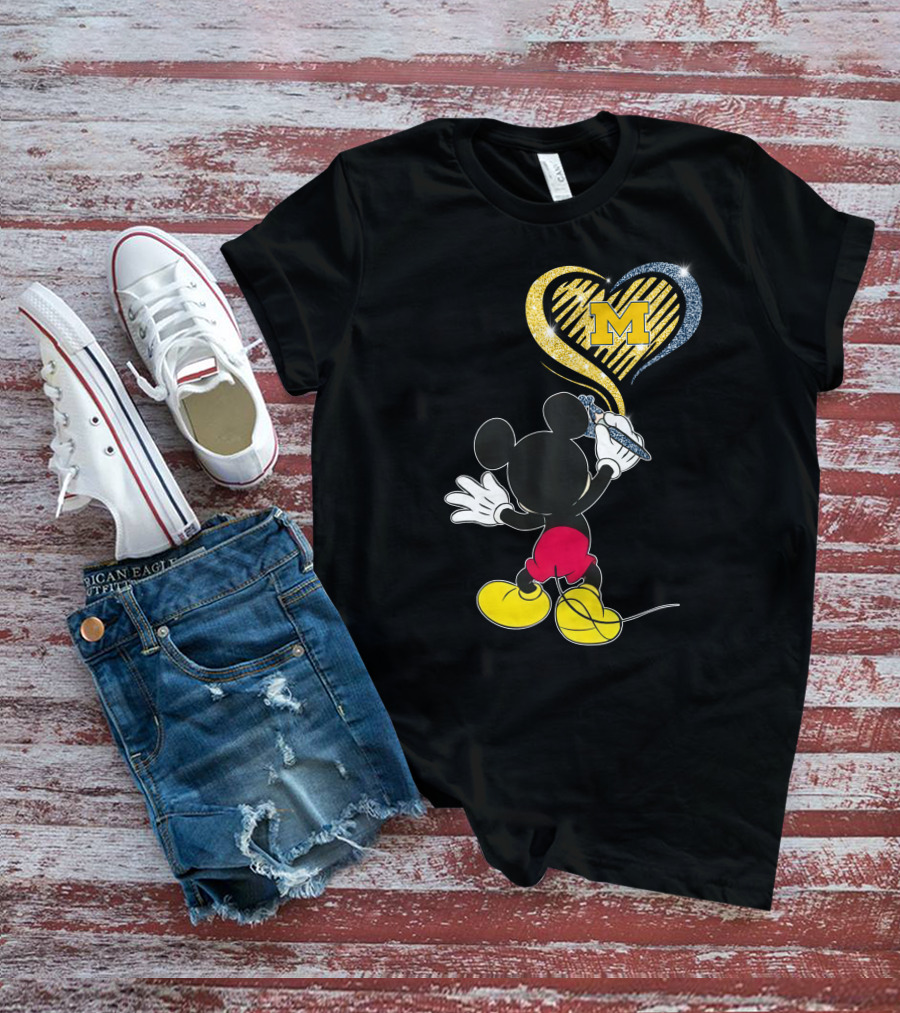 Mickey Mouse Drawing Heart With Michigan Wolverines T-Shirt