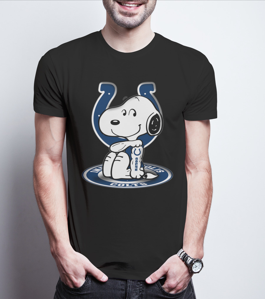 Snoopy Hugging Indianapolis Colts Horseshoe T-Shirt