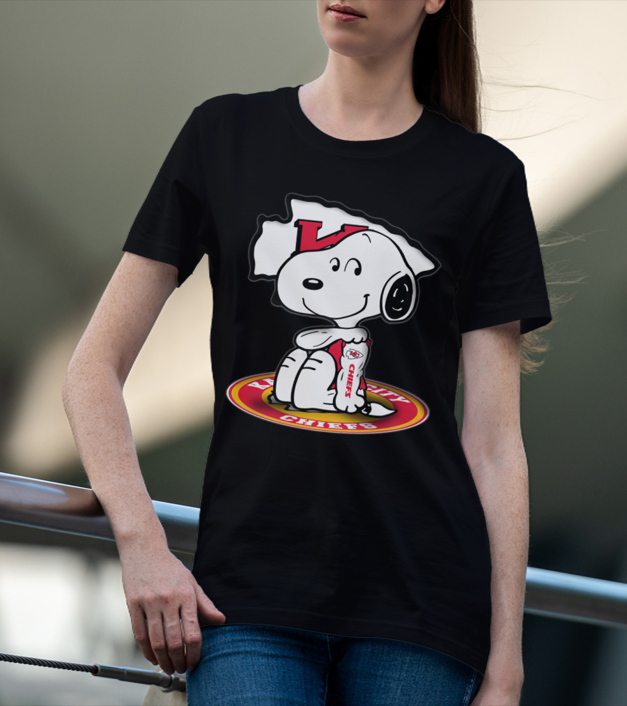 Kansas City Chiefs Snoopy Peanuts Nfl Fan Gear T-Shirt