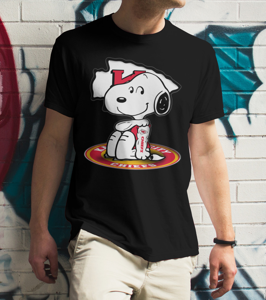 Kansas City Chiefs Snoopy Peanuts Nfl Fan Gear T-Shirt