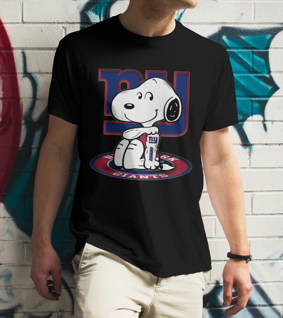 Snoopy New York Giants Nfl Collaboration With Peanuts Football Team T-Shirt