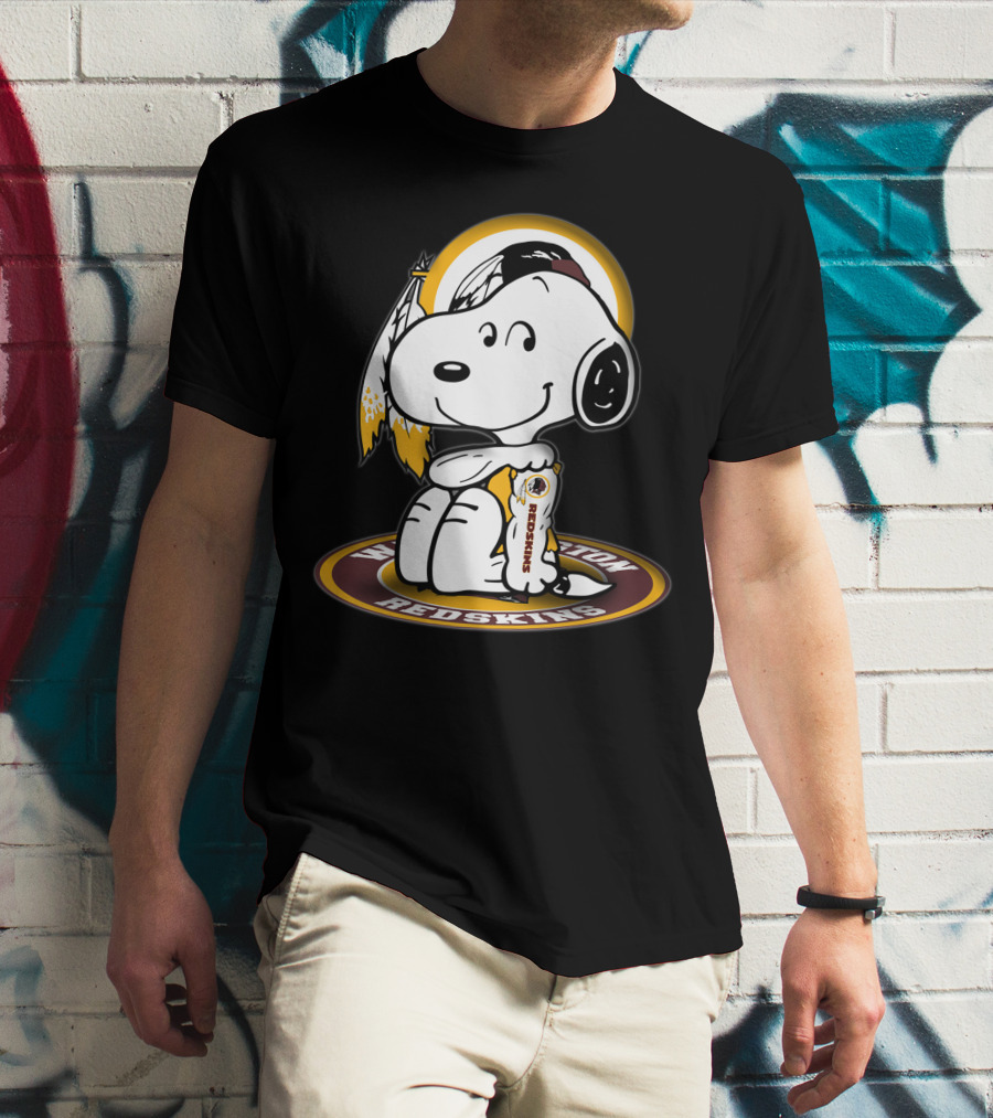 Snoopy Hugging Football Trophy Washington Redskins Sports T-Shirt