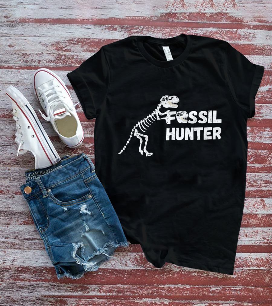 Fossil Hunter Dinosaur Bone Skeleton Discovery T-Shirt