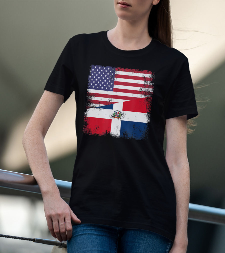 Half Dominican Flag Vintage USA American Dominican Grunge T-Shirt
