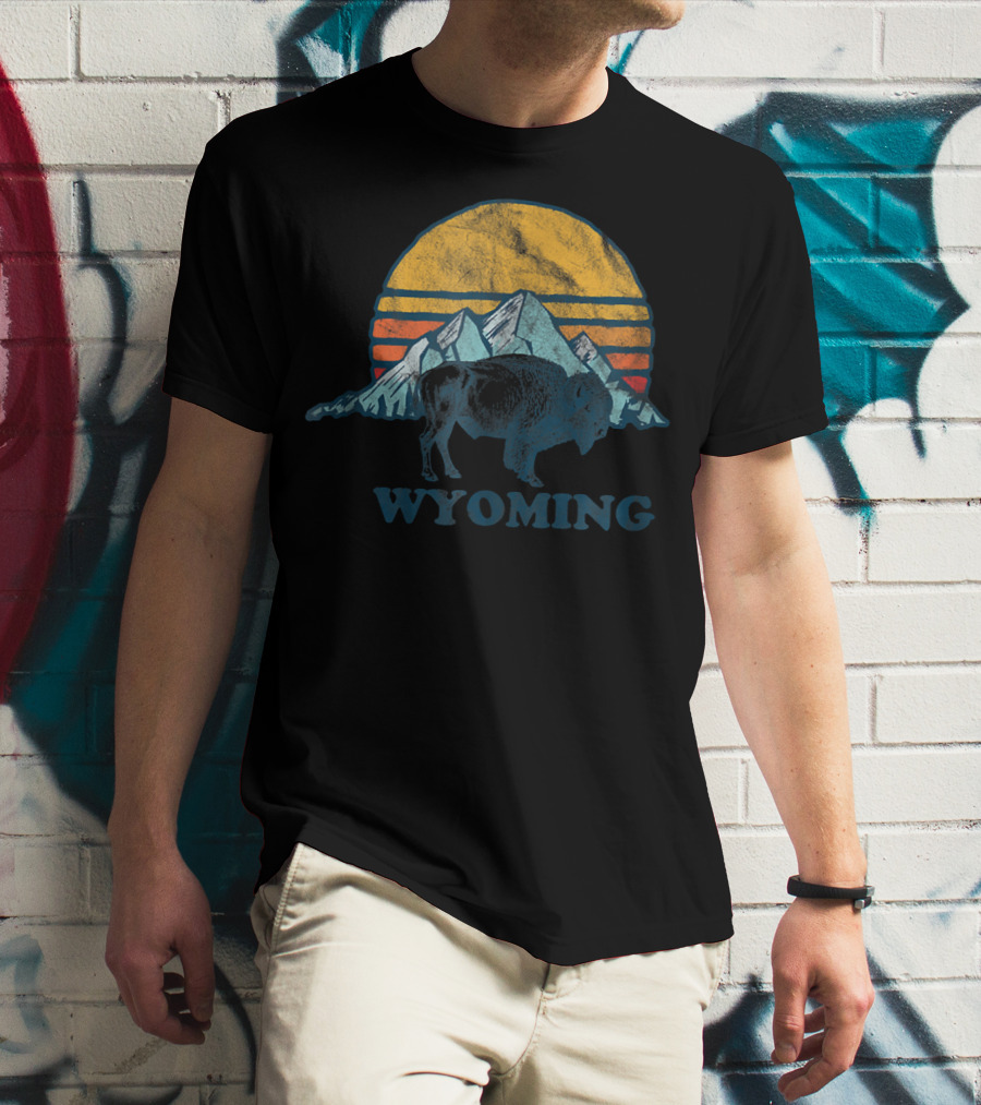 Vintage Wyoming Sunset Buffalo And Mountains T-Shirt