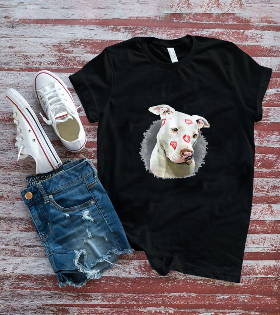 Pitbull Mom With Cute Lipstick Kiss Marks T-Shirt
