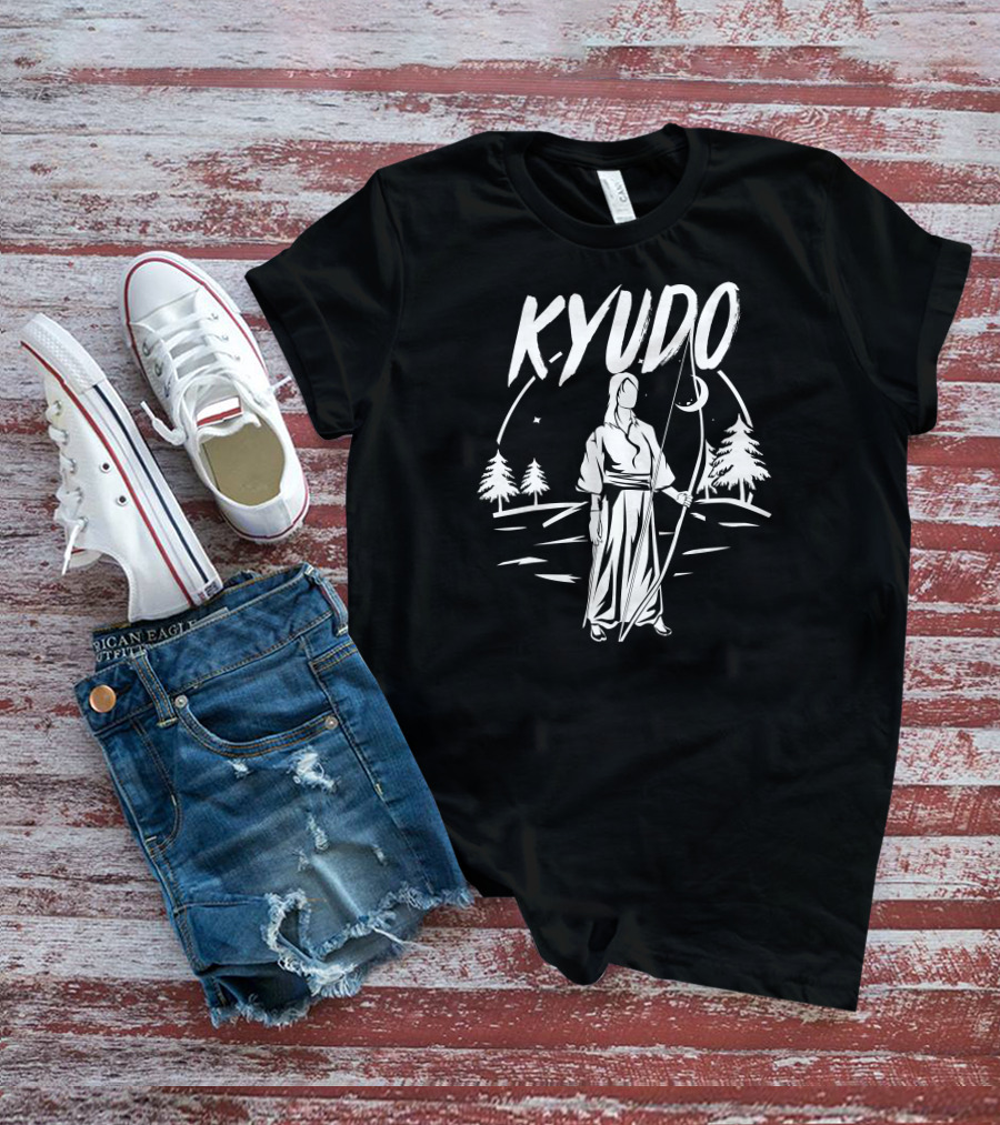 Kyudo Japanese Archery Traditional Martial Arts In Nature T-Shirt