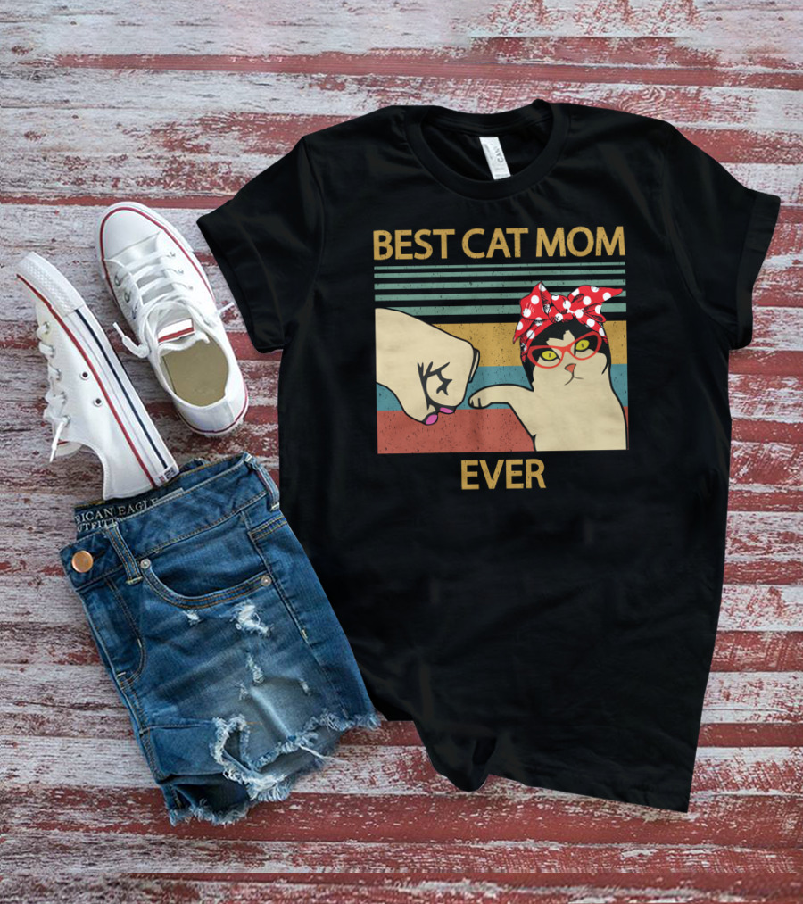 Best Cat Mom Ever Fist Bump Cat With Red Bandana And Glasses T-Shirt