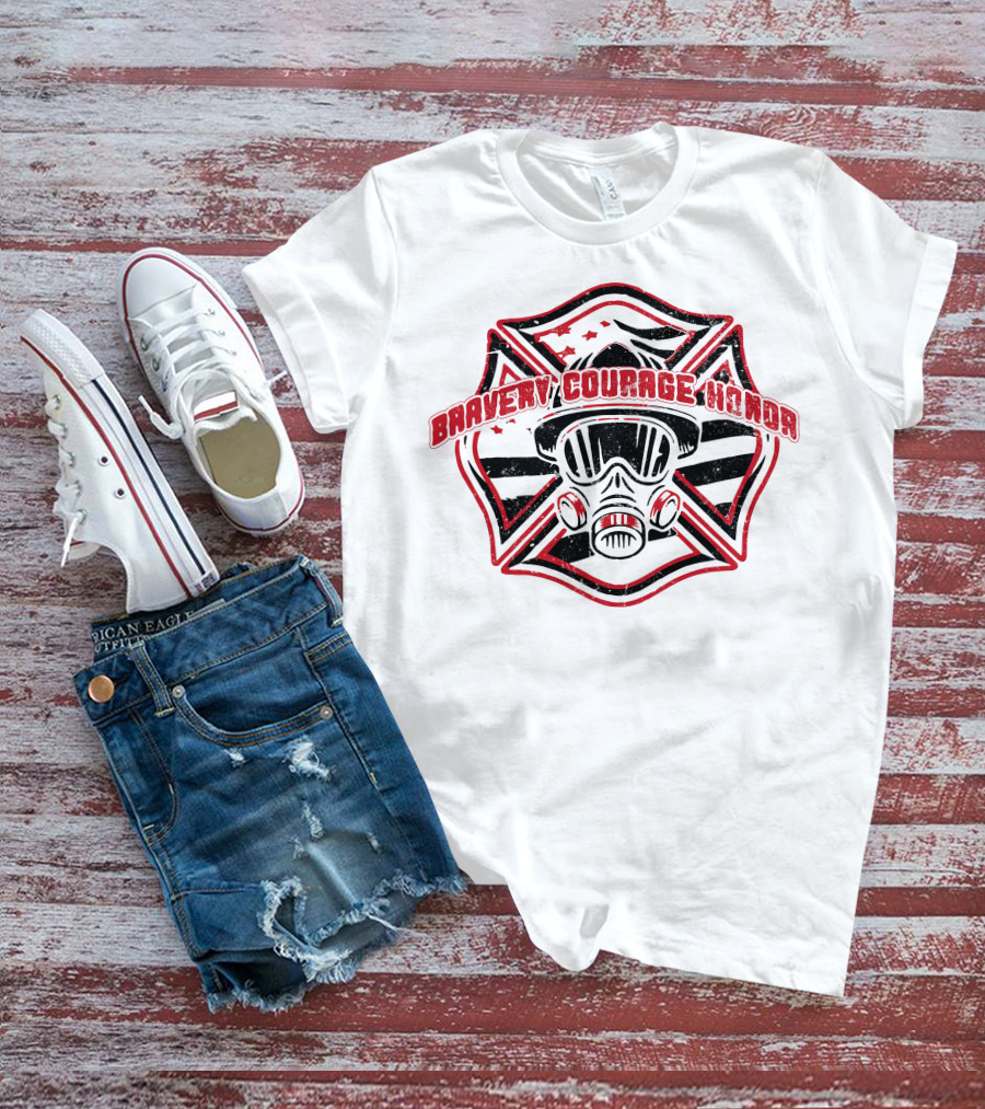 BRAVERY COURAGE HONOR Firefighter Gas Mask Badge T-Shirt