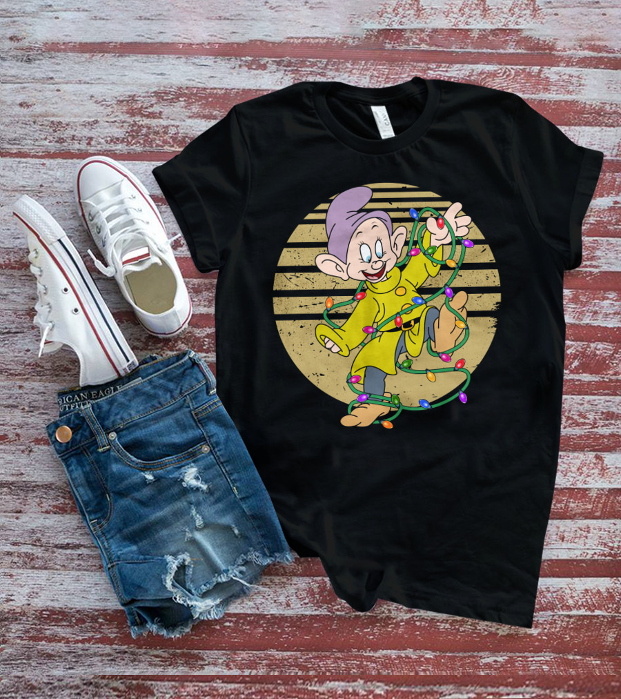 Dopey Wrapped In Christmas Lights Vintage Circle T-Shirt