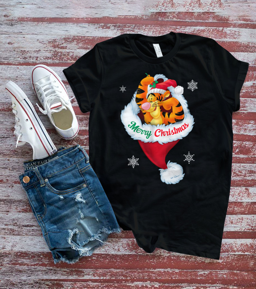 Merry Christmas Tigger Santa Hat Snowflakes T-Shirt