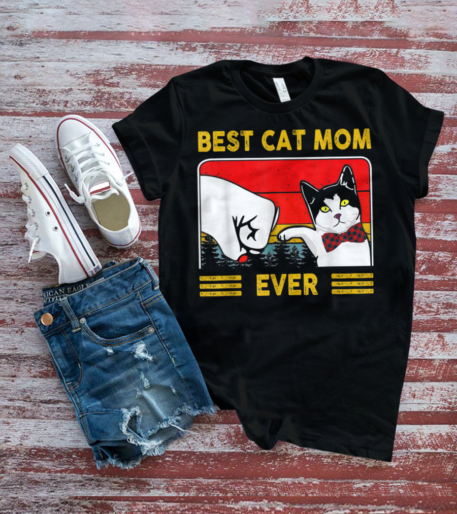 BEST CAT MOM EVER Retro Vintage Cat With Fist Bump And Bow Tie T-Shirt