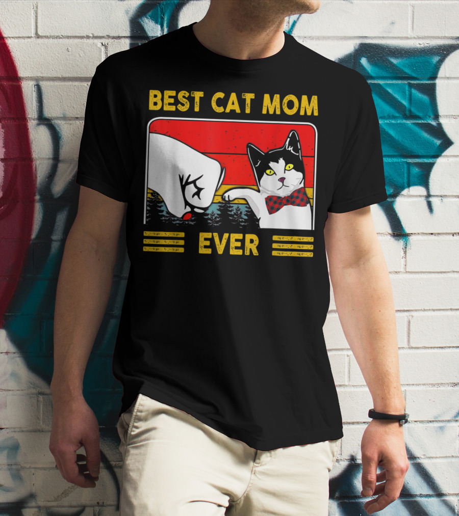BEST CAT MOM EVER Retro Vintage Cat With Fist Bump And Bow Tie T-Shirt
