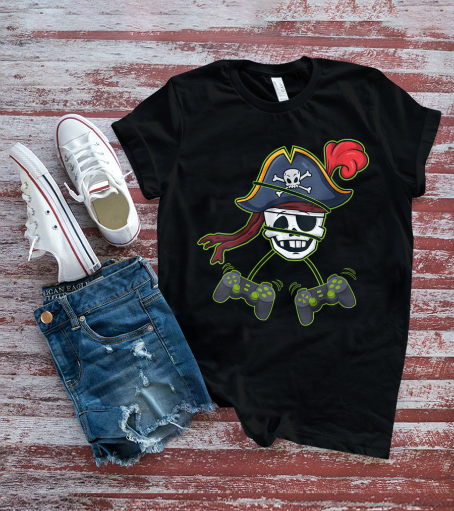 Halloween Pirate Skeleton Gamer With Controller Hat And Crossbones T-Shirt