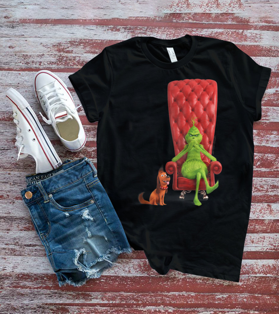 Dr Seuss The Grinch And Max On Red Tufted Chair T-Shirt