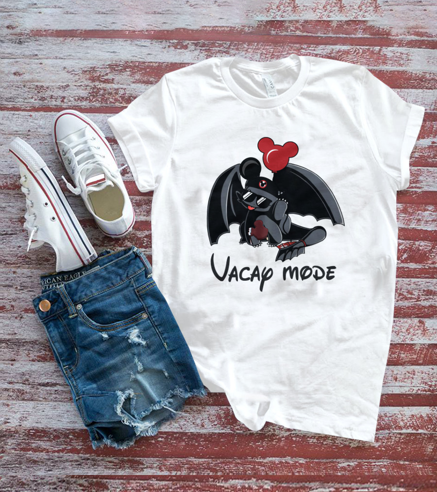 Toothless Vacay Mode T-Shirt