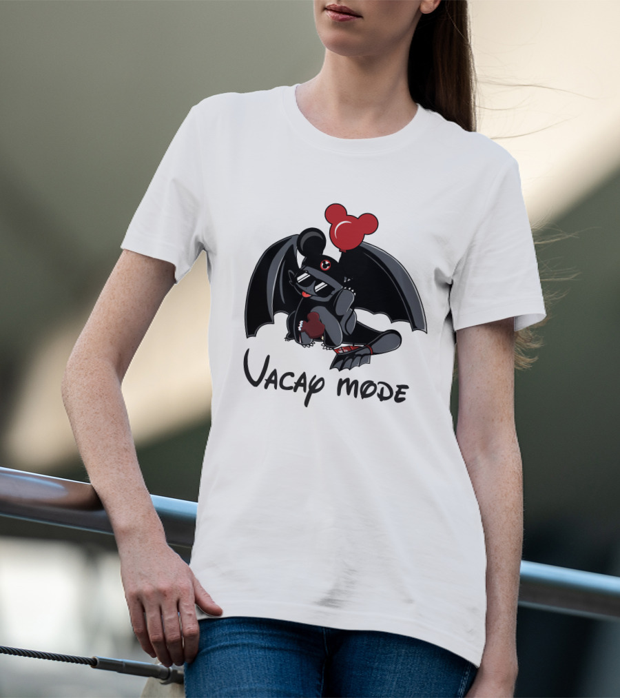 Toothless Vacay Mode T-Shirt